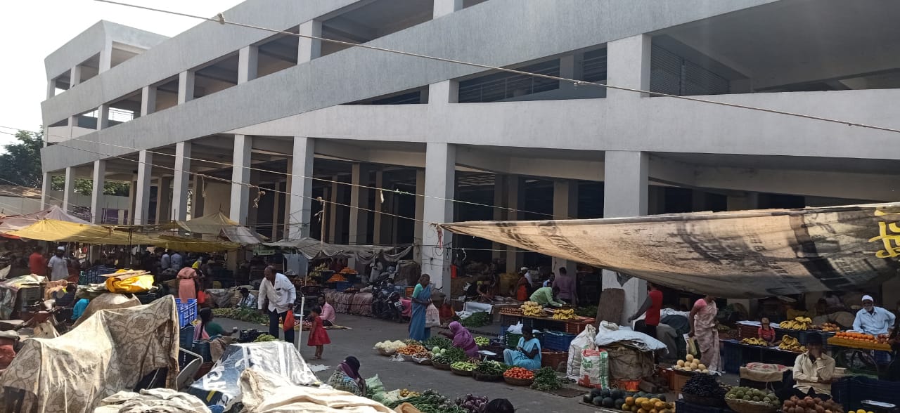 गणेश मंडईत चोऱ्या रोखण्यासाठी उपाययोजना हवी