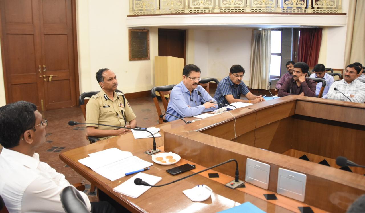 #CORONAVIRUS : औद्योगिक घटकांमध्ये काम करणाऱ्यांना ‘वर्क फ्रॉम होम’ ची मुभा द्यावी : विभागीय आयुक्त