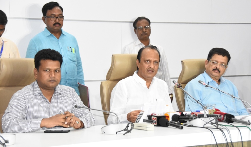 #Corona_Virus : कोरोनाच्या अनुषंगिक साहित्य खरेदीचे सर्व अधिकार विभागीय आयुक्त व जिल्हाधिकाऱ्यांना : उपमुख्यमंत्री अजित पवार