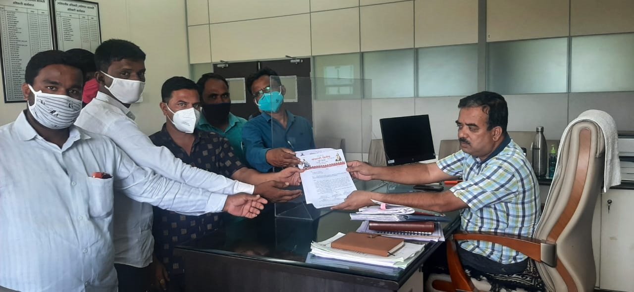 दुधाला आधारभूत किंमत देण्याची संभाजी ब्रिगेडची मागणी