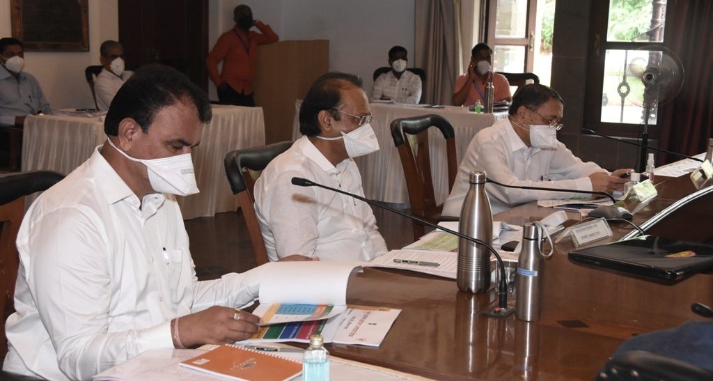 रुग्णालयांना ऑक्सिजन पुरवठ्याचे नियोजन करा; हलगर्जीपणा चालणार नाही : अजित पवार