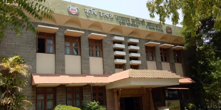 चंद्रकांतदादा किमान तुम्ही तरी खोटे बोलू नका..