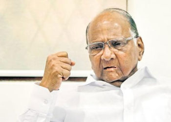 शिट्टी वाजली आणि पवारसाहेब आले …..