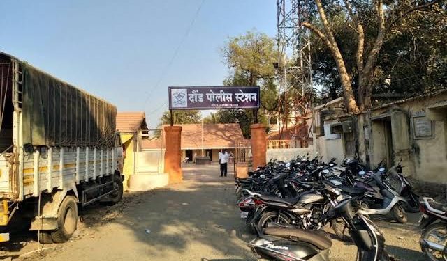 व्याजाचे पैसे देत नाही म्हणून केली मारहाण, मग दौंड पोलिसांनी खाजगी सावकाराच्या आवळल्या मुसक्या