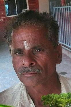 पुणे सातारा महामार्गावरून बापलेक घरी निघाले होते.. दुचाकीची चार चाकीला धडक बसली अन् बापाने जगाचा निरोप घेतला! मुलगा गंभीर!