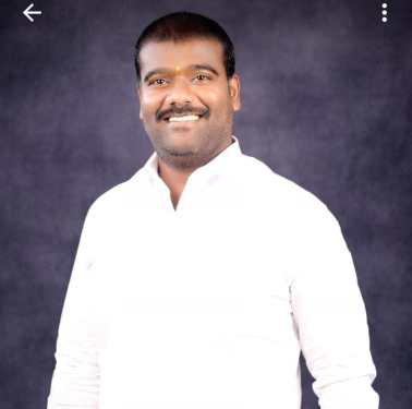 वा रे पठ्ठे.. सरपंच असावा तर असा.. गावची विकास कामाचे करावी लागतातच; पण पट्ट्याने चक्क पेटता सिलेंडर जीव धोक्यात घालून विझवला..!