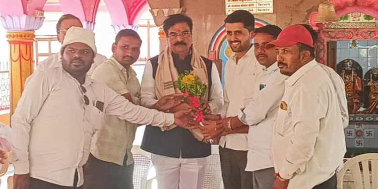 कोयता गॅंग संपवण्याची भाषा करणाऱ्याराच मुलगा गुंडांच्या जवळ जाऊन उभा राहतो हे धोकादायक! दौंड दौऱ्यावर आलेल्या विजय शिवतरेंचा अजित पवारांवर हल्लाबोल!