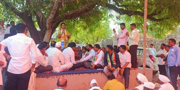 ..पण दिल्ली समोर वाकणार नाही, महाविकास आघाडीच्या उमेदवार सुप्रिया सुळेंची केंद्र आणि राज्य सरकारवर सडकून टीका! सुळेंच्या दौंड दौऱ्याला मोठा प्रतिसाद!