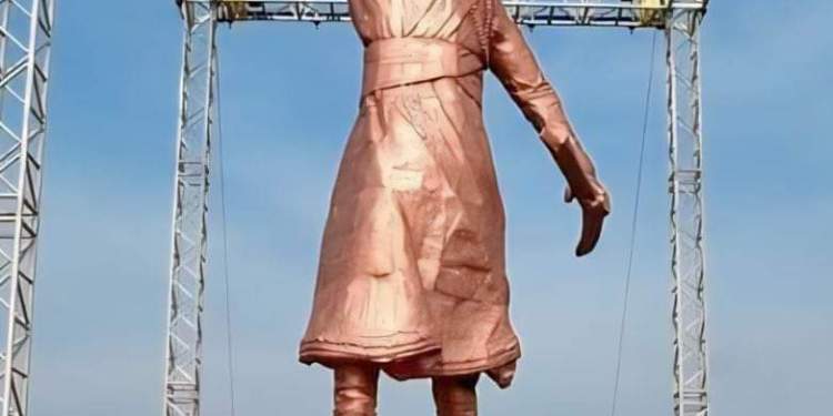 खूप वेदना झाल्या; छत्रपती शिवरायांचा पुतळा अवघ्या 266 दिवसांचा! नेहरू, इंदिरांच्या काळातला नव्हता!