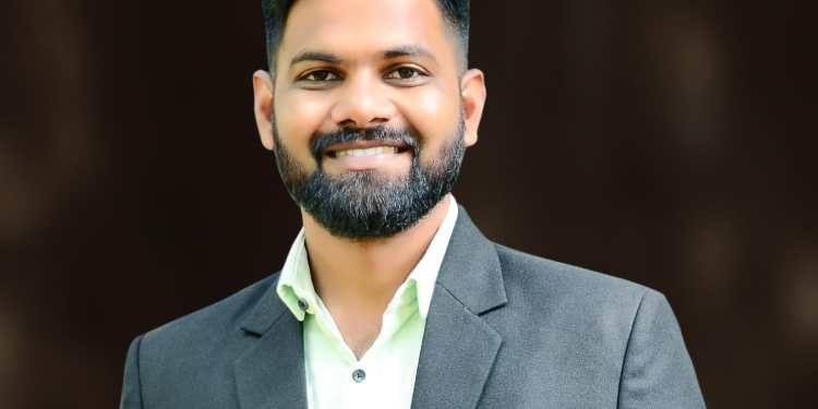 कालपर्यंत झोमॅटोचा डिलिव्हरी&nbsp; बॉय म्हणूनच त्याची ओळख होती.. इंदापूरचा सागर बनला महाराष्ट्र शासनाचा सहाय्यक अभियंता!