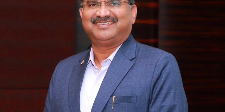 मराठवाड्यातला सुपुत्र पुणे जिल्ह्यात आला.. 25 हजार शेततळी अन् हजारो शेतकऱ्यांसाठी ‘पांडुरंग’ ठरला!