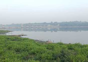 असं का? माहित नाही..पण दौंड है की, सुधरताही नही..!