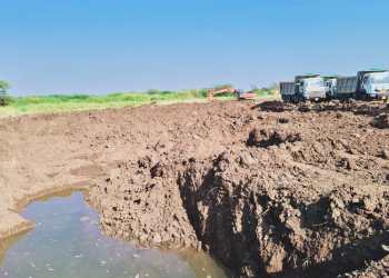 दौंडच्या पूर्व भागात बेकायदा माती उत्खननाचा धुडगूस! राजकीय वरदहस्त? म्हणून सारे बिनधास्त?