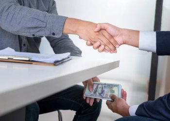 बारामतीत सातबारा नोंदीसाठी लाच! एसीबीच्या सापळ्यात खासगी व्यक्ती! निंबूत येथे कारवाई!