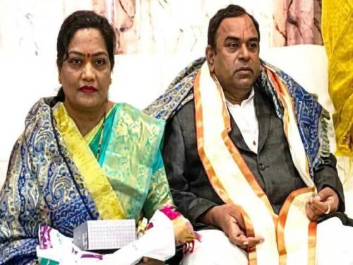 अशोक खरातची बायको फरार; लूकआऊट नोटीस, नातलगही SITच्या रडारवर!
