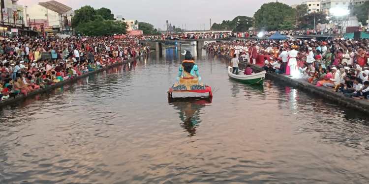 वाईत लघु कुंभमेळा! ऑस्ट्रेलियन नागरिकांनीही घेतला आध्यात्मिक सोहळ्याचा अनुभव; कृष्णाघाट परिसर भक्तिमय!