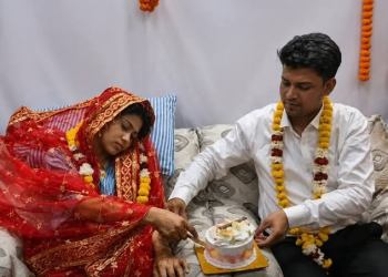 ‘विवाह’ चित्रपट वास्तवात उतरला; हळदीत आग, वधूसह 12 जण भाजले.. तरीही रुग्णालयातच बांधली लग्नगाठ!