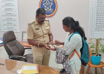 बसमध्ये सापडले ६ हजार रुपये आणि दागिने; बारामतीतील महिलेच्या प्रामाणिकपणाचे सर्वत्र कौतुक!