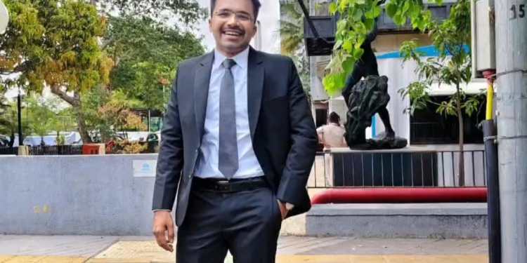 सामान्य कुटुंबातून UPSC च्या दिशेने झेप; शुभम ढोक यांची केंद्रीय गृह मंत्रालयात सेक्शन ऑफिसरपदी निवड