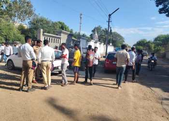 गोविंदा निघाले होते पुण्याला.. बारामतीतच हुल्लडबाजी करायला लागले.. पोलिसांनी 34 दुचाकी पकडल्या.. 35000 चा दंड केला!