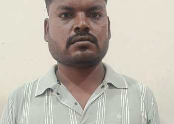 पाच वर्षे वॉरंटला चकवा; अखेर आरोपी पोलिसांच्या जाळ्यात मारहाण व धमकीच्या २०२१ मधील गुन्ह्यात देवेंद्र घोडकेला अटक; न्यायालयीन कोठडी!