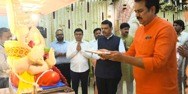 हर्षवर्धन पाटलांचं राजकीय ‘गणेशदर्शन’! फडणवीस- शिंदे- राज ठाकरेंच्या भेटींनी इंदापुरात राजकीय चर्चेला उधाण!