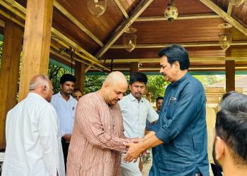 ज्येष्ठ अभिनेते नाना पाटेकर यांच्या कुटुंबीयांचे माजी मंत्री हर्षवर्धन पाटील यांच्याकडून सांत्वन